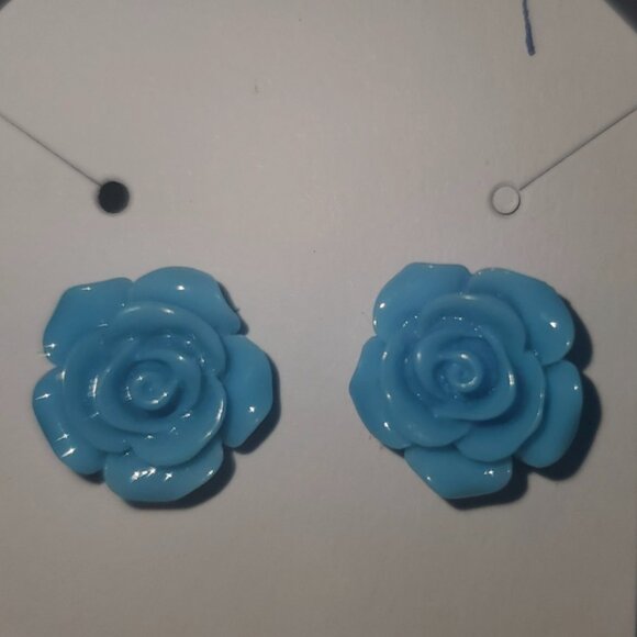 Blue rose stud earrings - Picture 1 of 1
